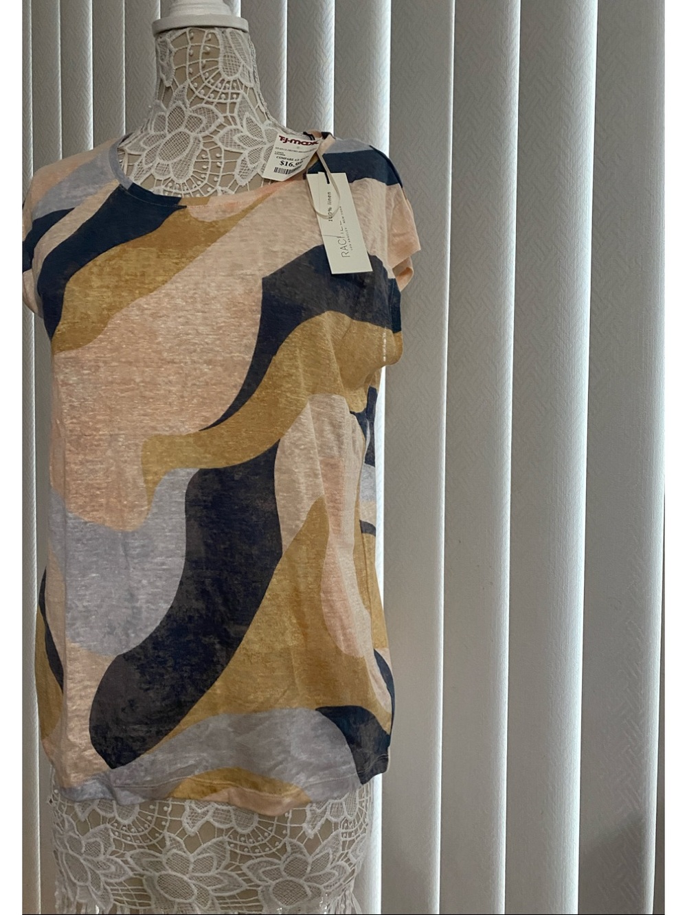 Rachel Zoe Wave-Print Short Sleeve Tee in Beige, Gold & Black